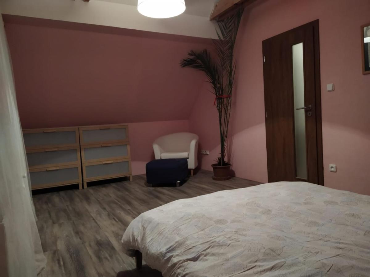 Luxury Accommodation Near Prague Airport Středokluky Eksteriør bilde